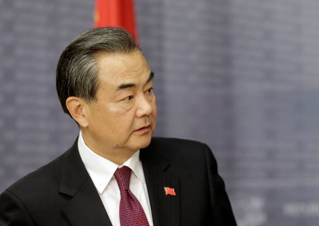Ministro da China diz que país vai melhorar relações com EUA