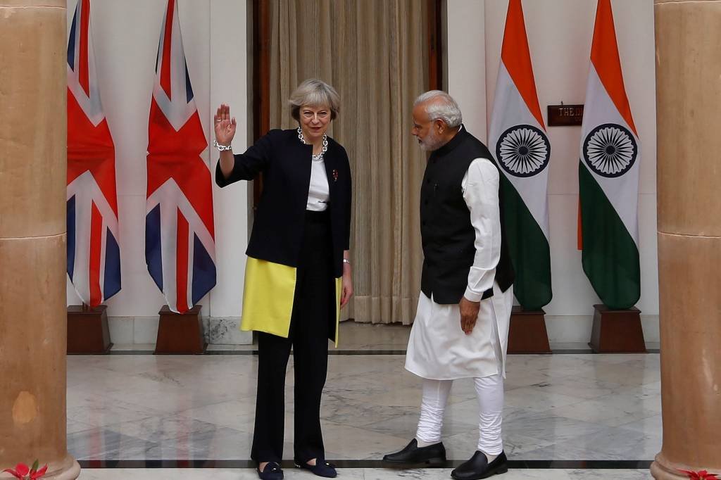 Primeira-ministra britânica visita Índia para preparar pós-Brexit