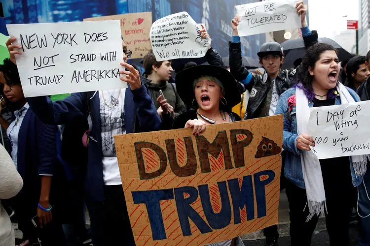 Manifestação em NY: a vitória de Trump foi confirmada nesta madrugada (Shannon Stapleton/Reuters)