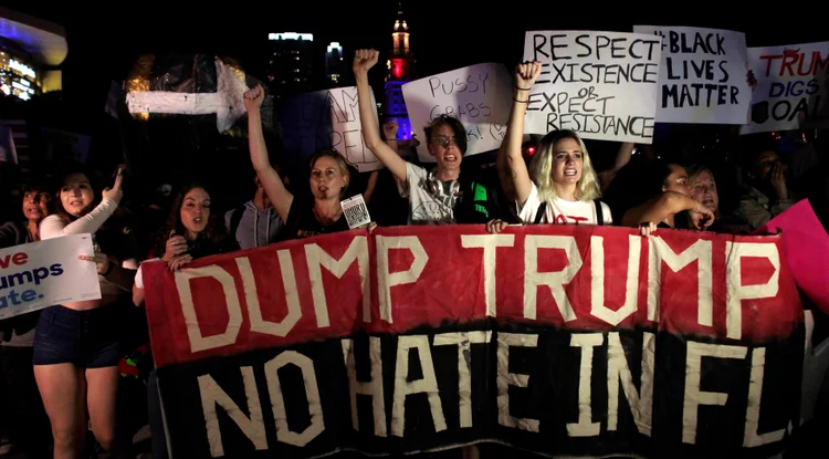 Protestos contra Trump: "As vidas dos negros importam", gritavam manifestantes em Miami (Javier Galeano/Reuters)