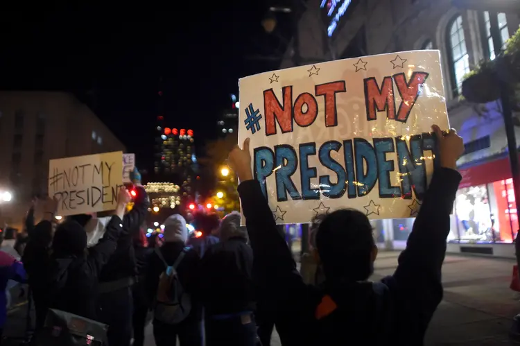 Protestos contra Trump: Manifestantes rejeitam a eleição e o acusam de racista (Mark Makela/Reuters)