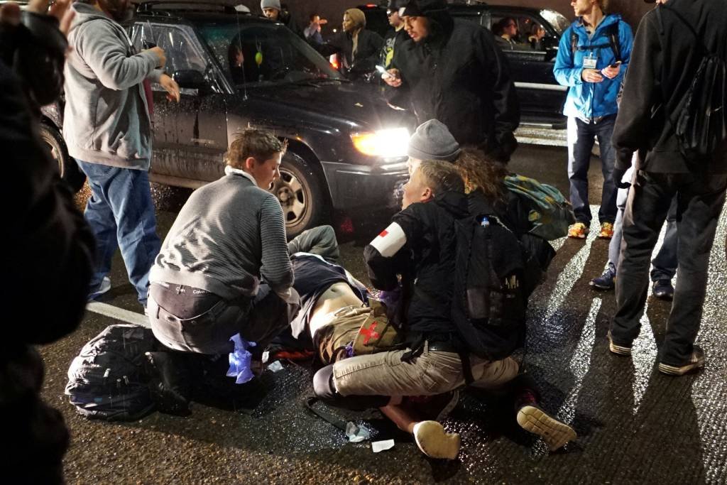 Manifestante é baleado durante protesto em Portland contra Trump