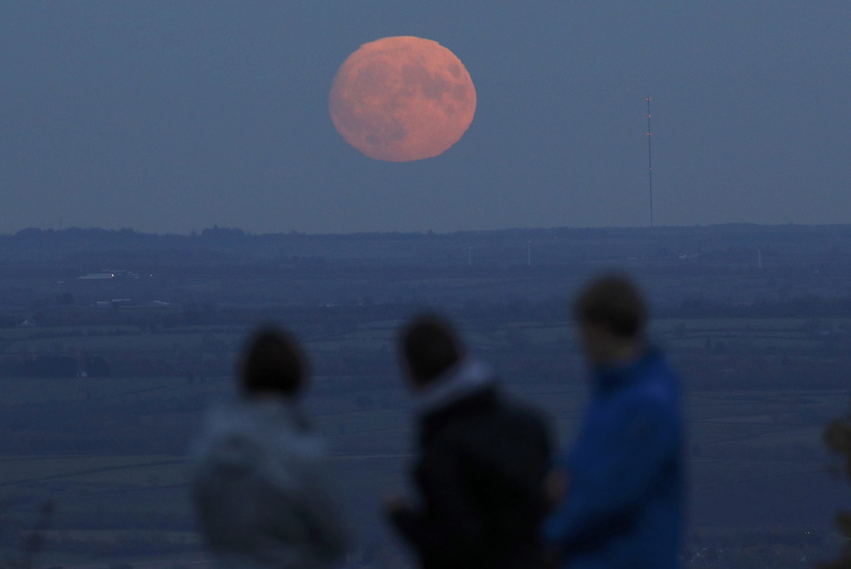 Mundo se encanta com espetáculo da Superlua