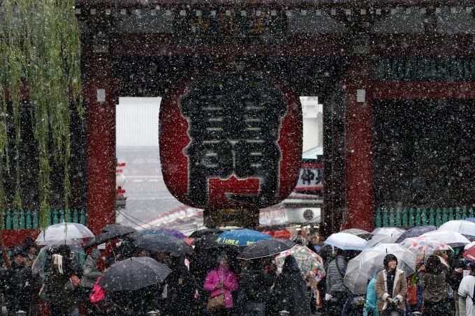 Tóquio tem primeira nevasca de novembro em mais de 50 anos