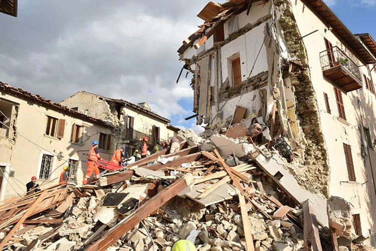 Tremor: a proteção civil afirmou que o número de pessoas buscando abrigo subiu para 15 mil desde a semana passada (Getty Images)