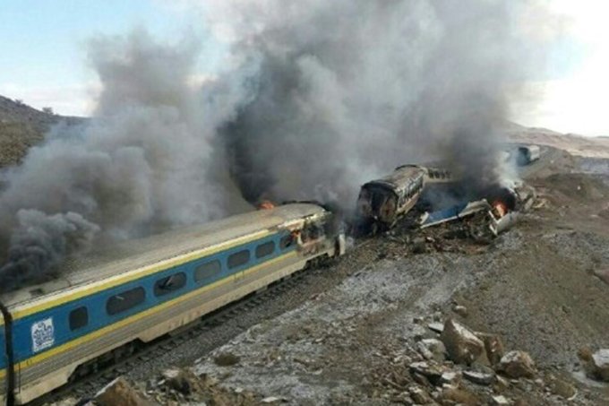 Acidente entre dois trens mata pelo menos 40 no Irã
