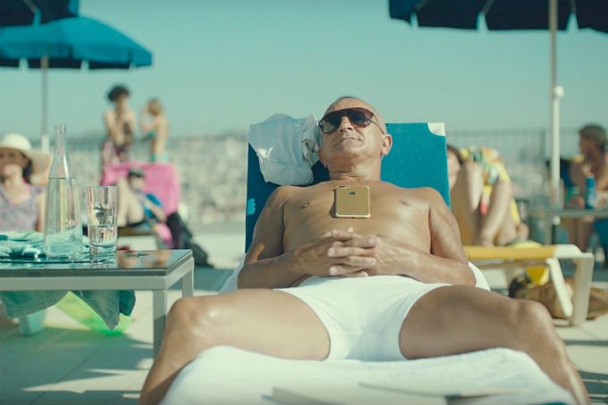 Novo comercial da Apple promove poder sonoro do iPhone 7