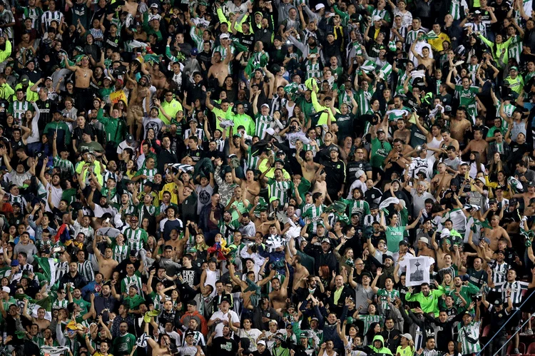 Torcida do Atlético Nacional: "nós sempre lembraremos da campeã Chapecoense” (Friedemann Vogel/Getty Images)