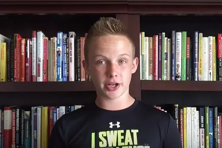 O jovem Caleb Maddix, empreendedor de 14 anos que quer ficar milionário (Youtube/Reprodução)