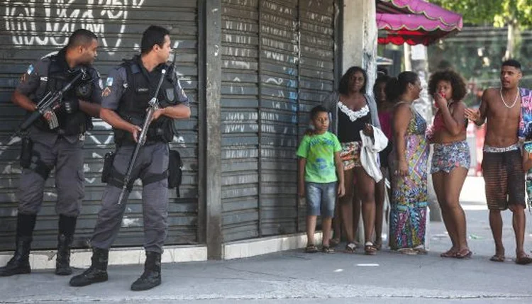 Cidade de Deus: nenhum policial ou morador que se encontrava próximo do trajeto ficou ferido (Mario Tama/Getty Images)