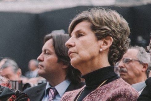 Filha de Allende desiste de concorrer à presidência do Chile