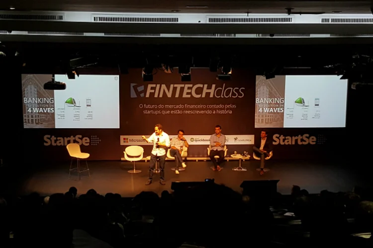 FINTECHclass: Guga Stocco, Sergio Furio e Pedro Conrade discutiram o futuro do mercado de fintechs no Brasil (StartSe/Divulgação)