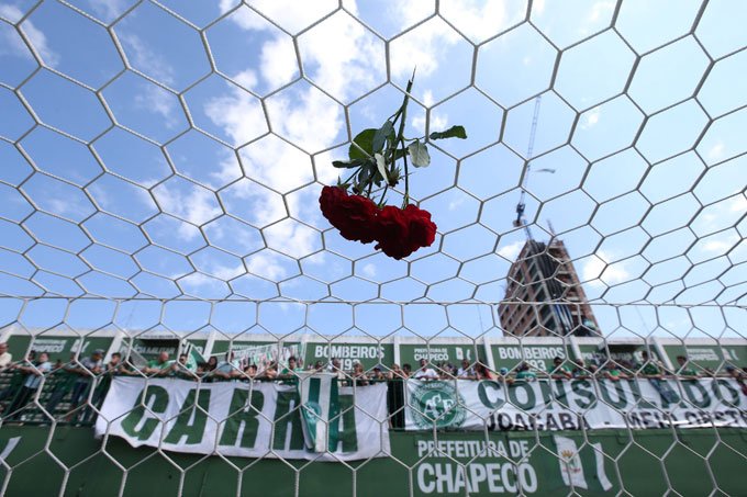 Chapecoense estuda realizar velório coletivo em seu estádio