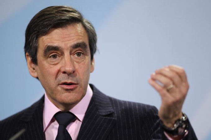Fillon luta para seguir na eleição francesa após nova denúncia
