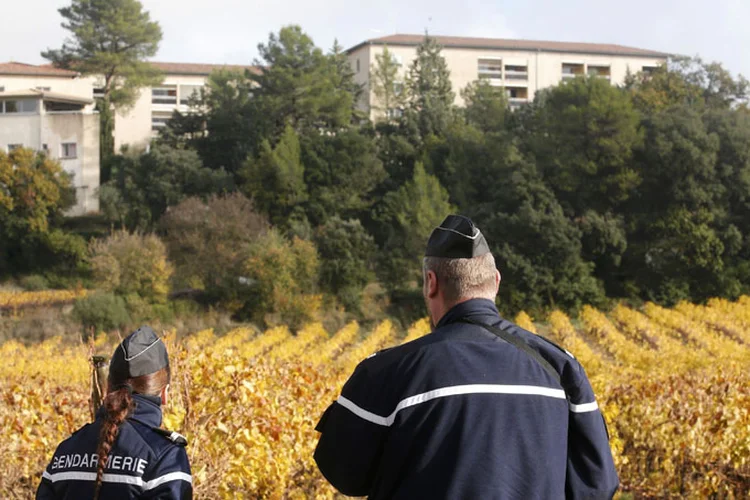 Asilo na França: nenhum dos 59 residentes ficou ferido, nem foi atacado pelo agressor, que estava encapuzado e só (Jean-Paul Pelissier/Reuters)