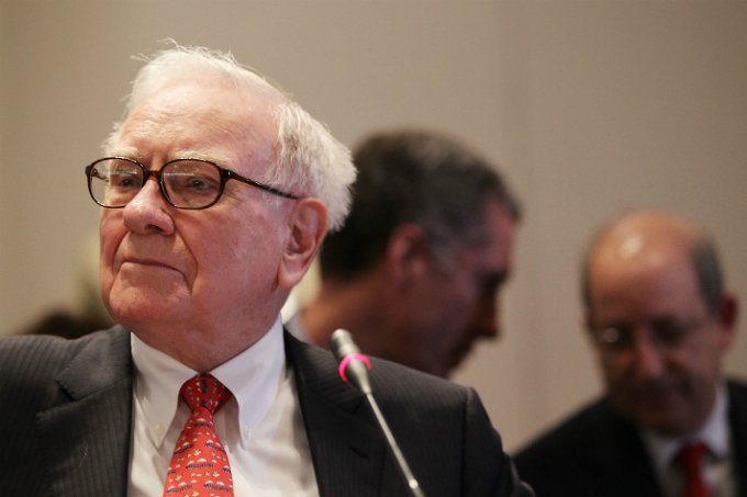 Warren Buffett perde US$23 mi após caso de passageiro arrastado