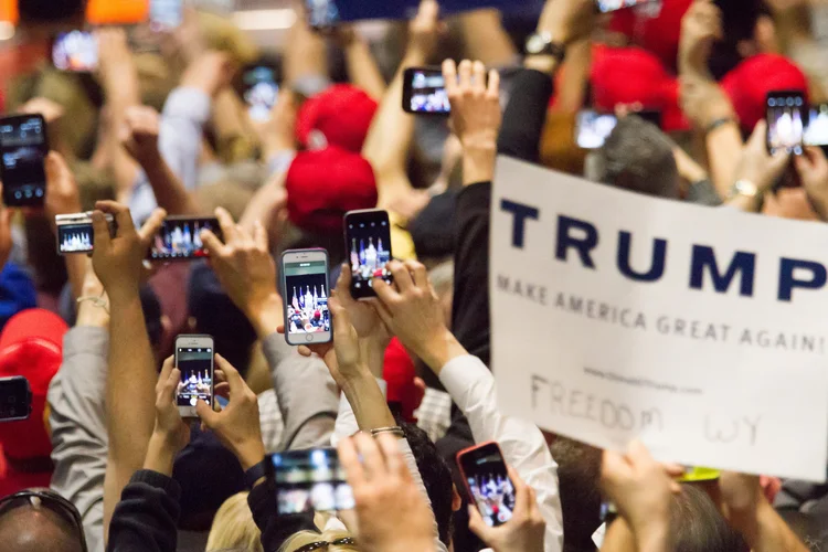 Eleições americanas: a proliferação de notícias falsas no Facebook também foi um problema (Matthew Cavanaugh/Getty Images)