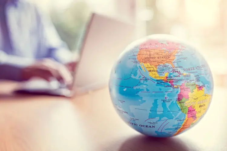 Globo: opções de curso em vários países (BrianAJackson/Thinkstock)