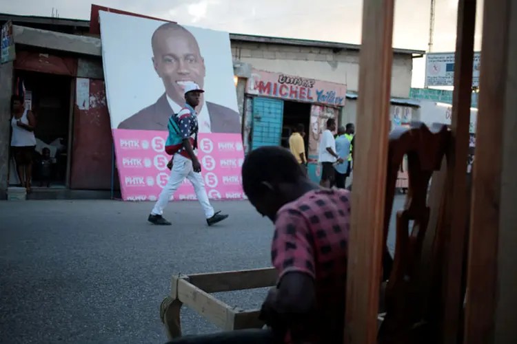 Haiti: entre os 27 candidatos à Presidência, apenas alguns fizeram campanha e quatro se apresentam como favoritos (Andres Martinez Casares)