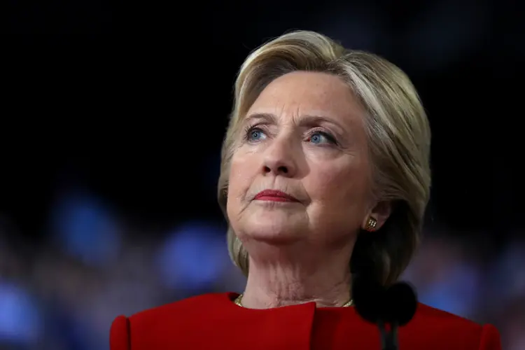 Hilllary Clinton: a investigação era relacionada ao uso que a democrata fez de servidores de e-mail privados para comunicações oficiais quando era secretária de Estado (Justin Sullivan/Getty Images)