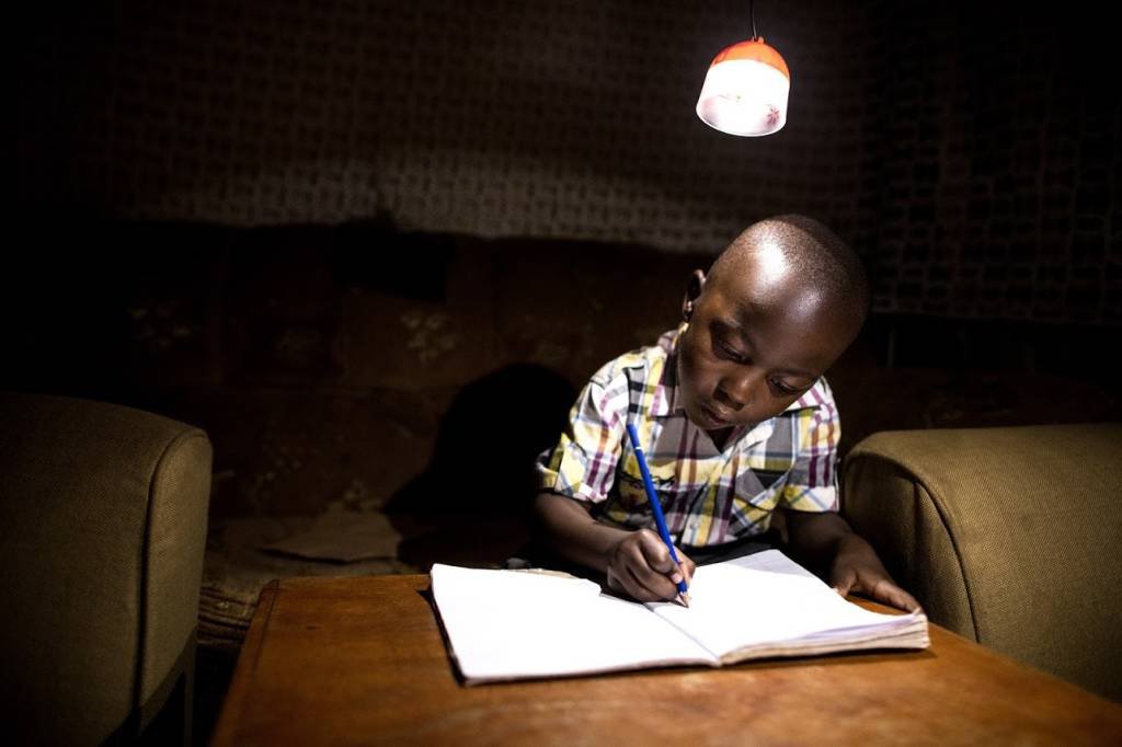 Como a falta de luz prejudica a África