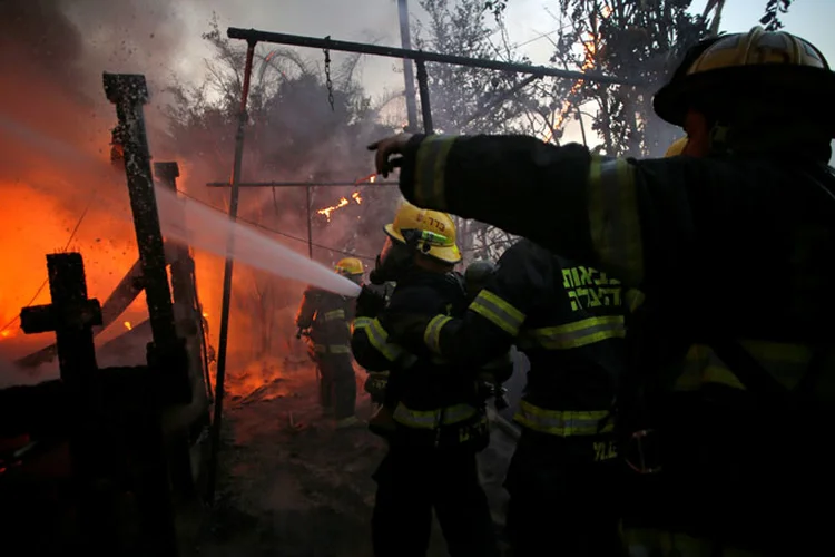 Haifa: "Evacuamos 60 mil moradores. Nunca houve nada parecido", disse o prefeito Yona Yahav (Baz Ratner/Reuters)