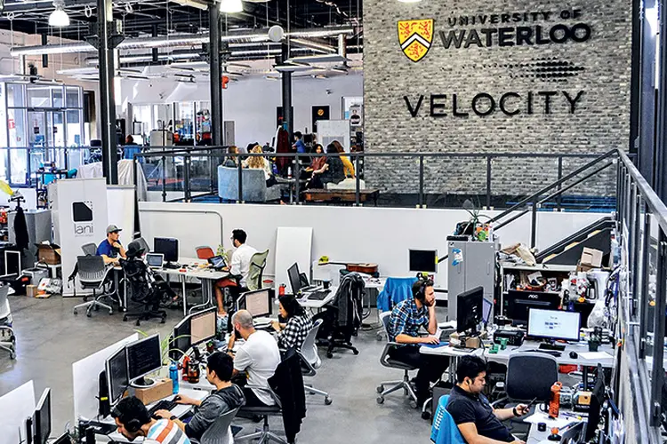 Incubadora da universidade de Waterloo: os alunos trabalham durante a graduação (Divulgação)