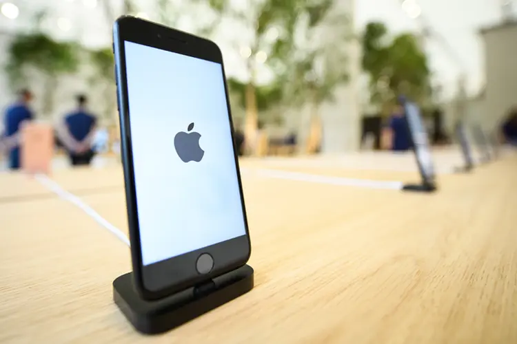 iPhone: uma porta-voz da Apple se recusou a comentar a reportagem. (Leon Nea/Getty Images)