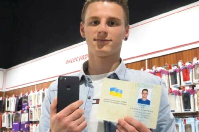 Jovem muda seu nome para "iPhone 7" e ganha o smartphone