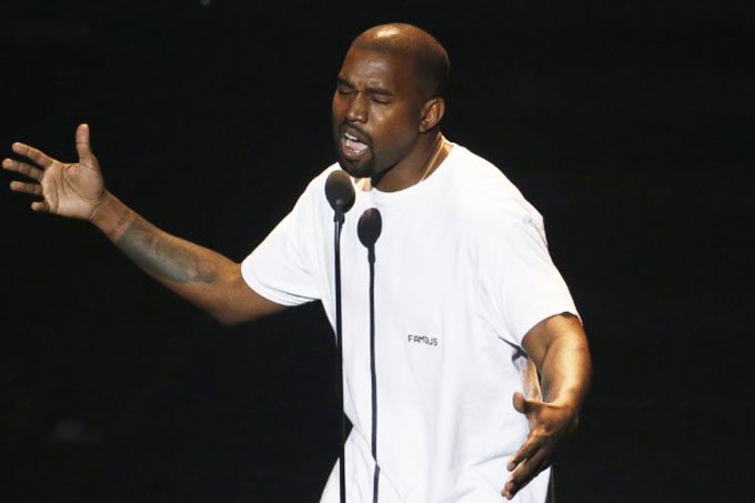 Kanye West é vaiado em show por declarar apoio a Trump