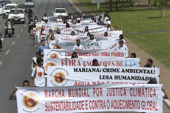 Estudantes cobram medidas para conter mudanças climáticas