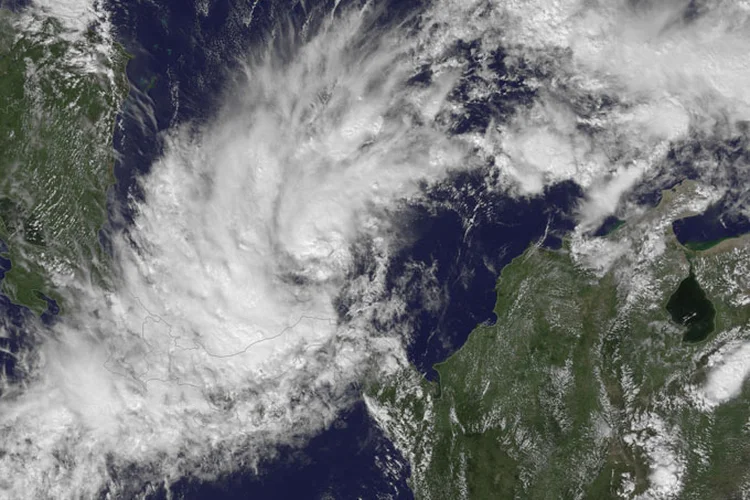 Caribe: a tempestade se encontra estacionada no mar Caribe e sua trajetória ainda não pode ser prevista com certeza (NOAA/Reuters)