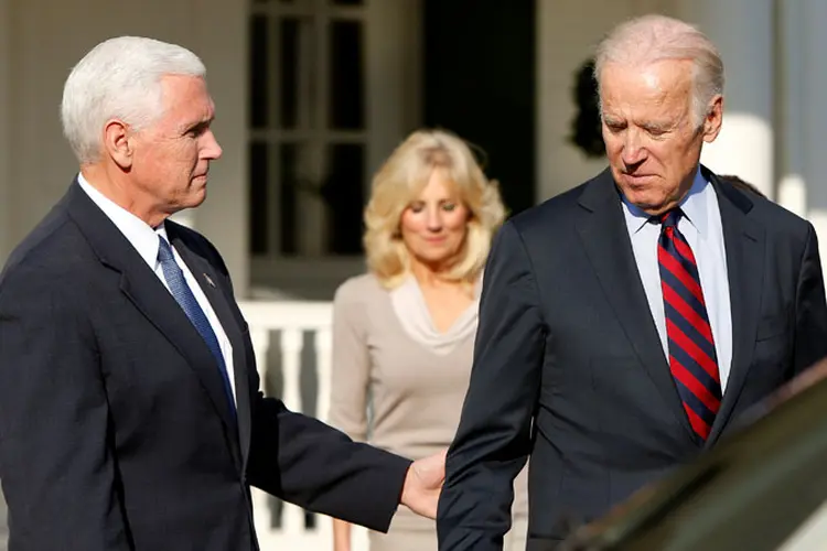 Pence e Biden: "Nenhum governo está pronto no primeiro dia. Nós não estávamos prontos no primeiro dia" (Gary Cameron/Reuters)