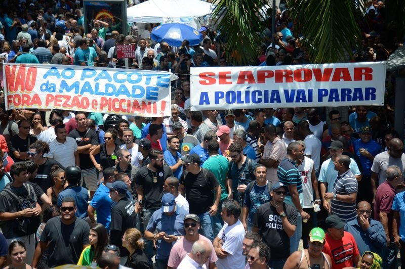 Protesto de servidores do RJ contra pacote de cortes em 19 fotos