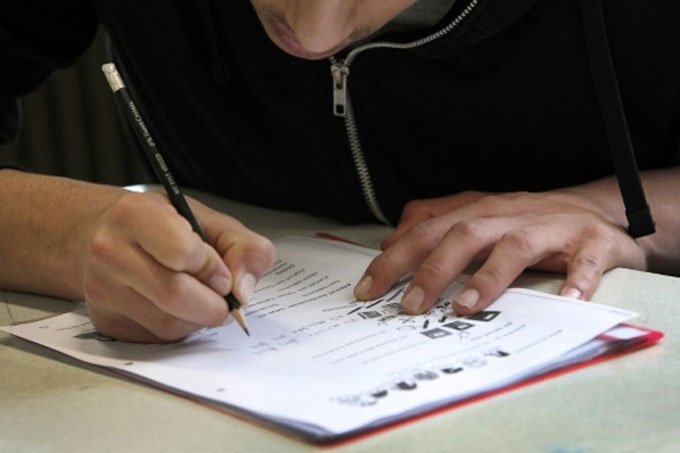 Chegada de refugiados desafia alunos e professores na Alemanha