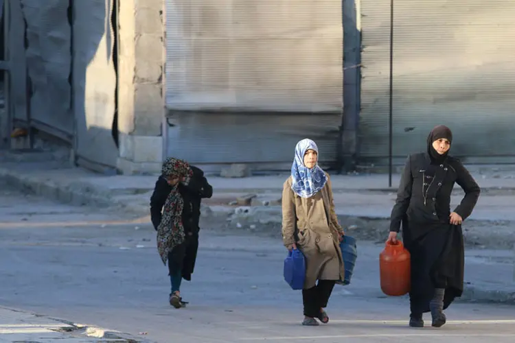 Síria: entre essas famílias há algumas de seguidores do EI que são atendidas pelo próprio grupo (Abdalrhman Ismail/Reuters)