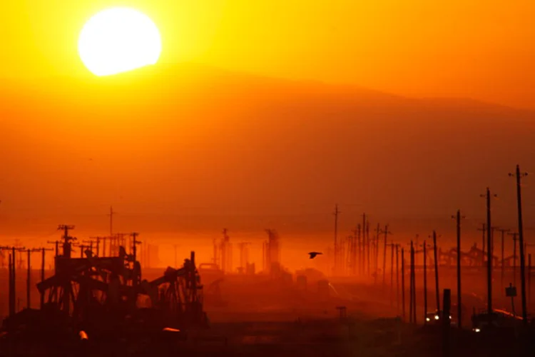 Clima extremo: secas, enchentes e furacões levaram a ​​perdas humanas e econômicas em todas as regiões do mundo. (David McNew / Stringer/Getty Images)