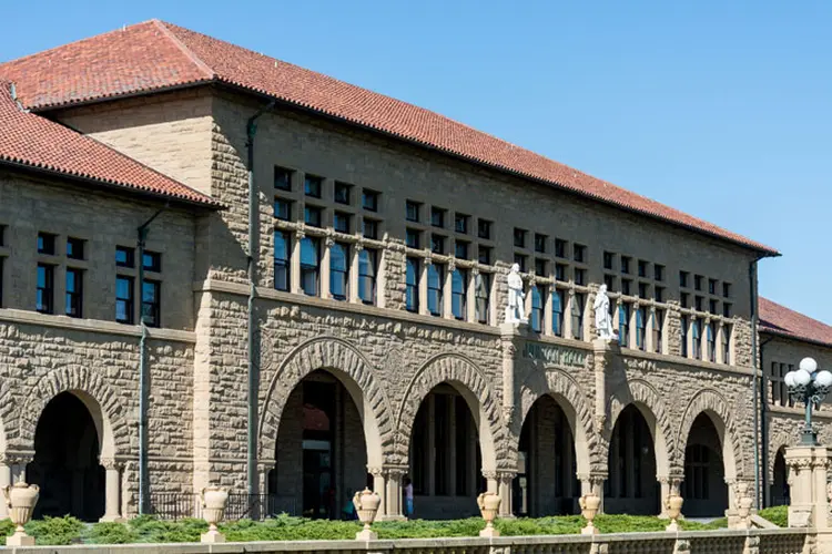 Stanford University:  48 cursos classificados entre os 10 melhores do mundo (Divulgação/Thinkstock)