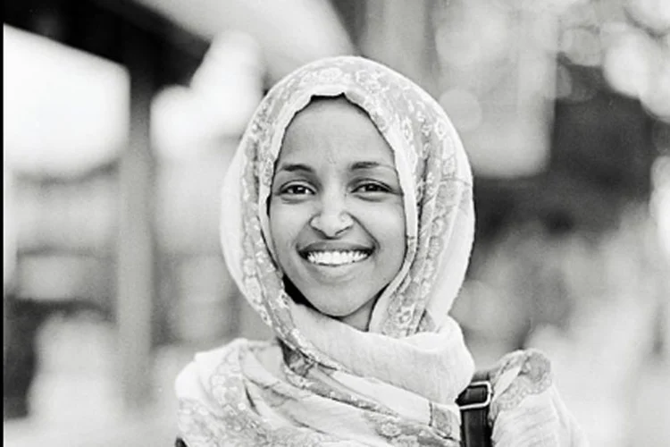 Ilhan Omar: ela se tornou a primeira americana muçulmana de origem somali a ser eleita para representar um Estado na Câmara (Twitter Ilhan Omar/Divulgação)