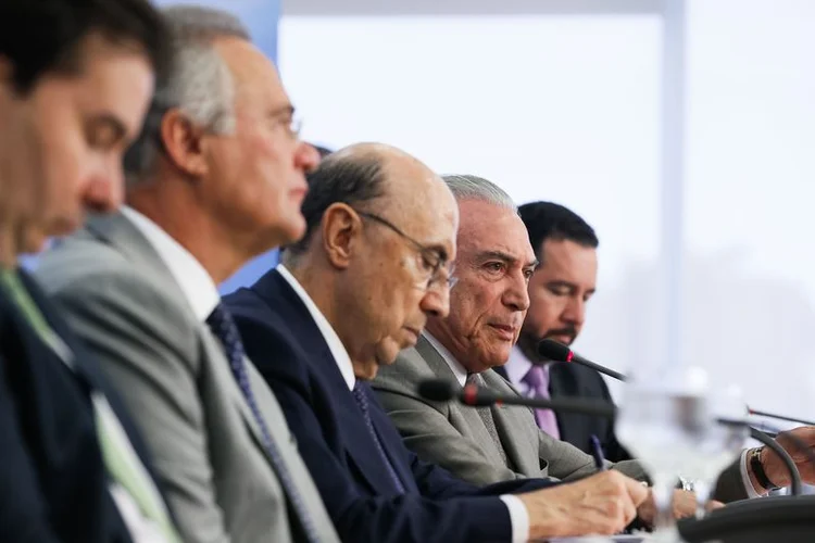 Anúncio das medidas econômicas: Meirelles almoçou com tucanos antes de divulgar o pacote (Beto Barata/PR/Agência Brasil)