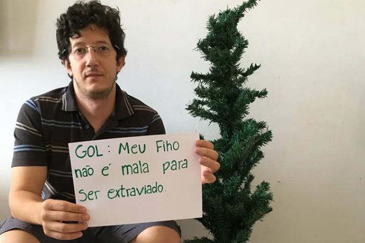 Wanderson Romão: no Facebook, pai se manifesta contra a companhia aérea, que embarcou seu filho de 6 anos no avião errado (Facebook/Wanderson Romão/Reprodução)