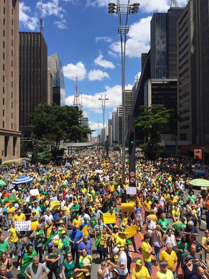 PM estima que 15 mil pessoas estiveram em protesto na Paulista