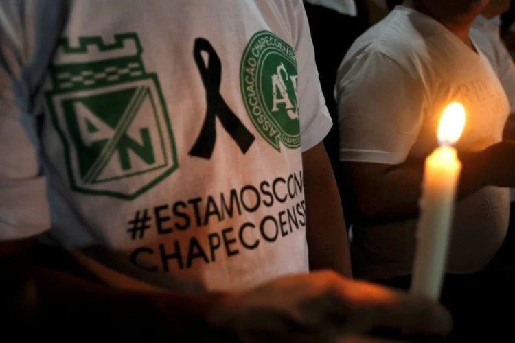 Cada uma delas tem cerca de 30 associados, porém trabalham para conseguiram se expandir e contemplarem as 64 vítimas fatais brasileiras do total de 71 mortos (Fredy Builes/Reuters)