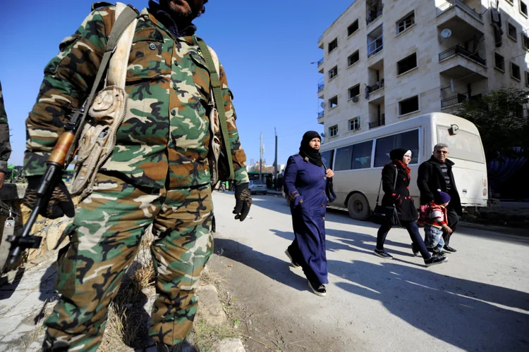 Aleppo: apuração não inclui as baixas dentro das fileiras do Exército sírio e de seus aliados (Omar Sanadiki/Reuters)