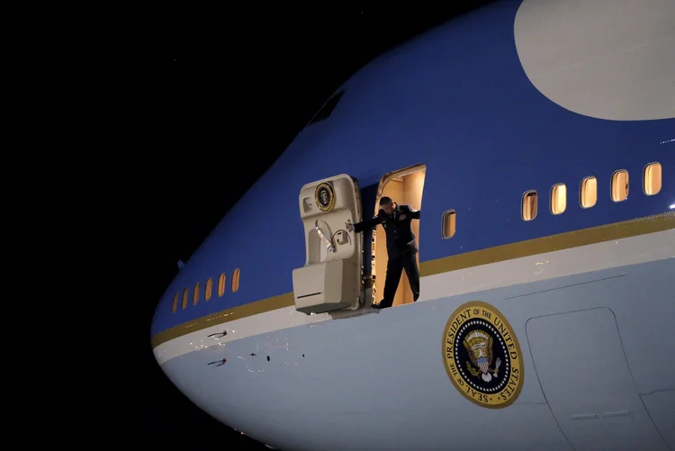 Air Force One: segundo Trump, os custos ligados ao novo programa do modelo "estão fora de controle" (Carlos Barria/File Photo/Reuters)