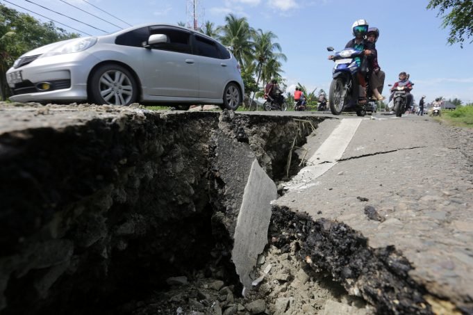 Terremoto de escala 6,5 na Indonésia deixa ao menos 50 mortos