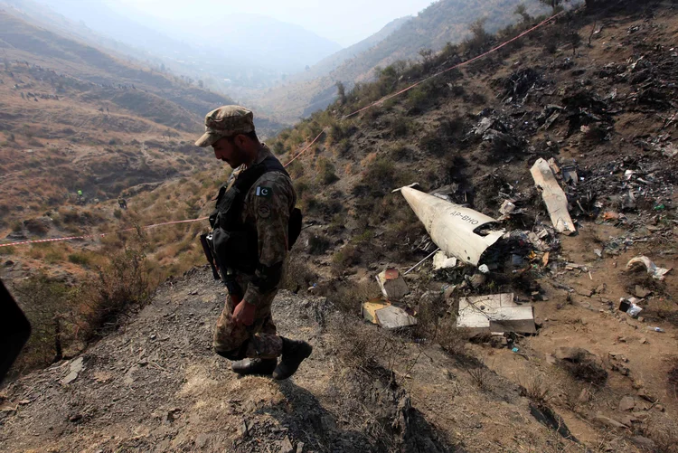 Acidente: os pilotos informaram à torre de controle que um dos motores deixou de funcionar (Faisal Mahmood/Reuters)