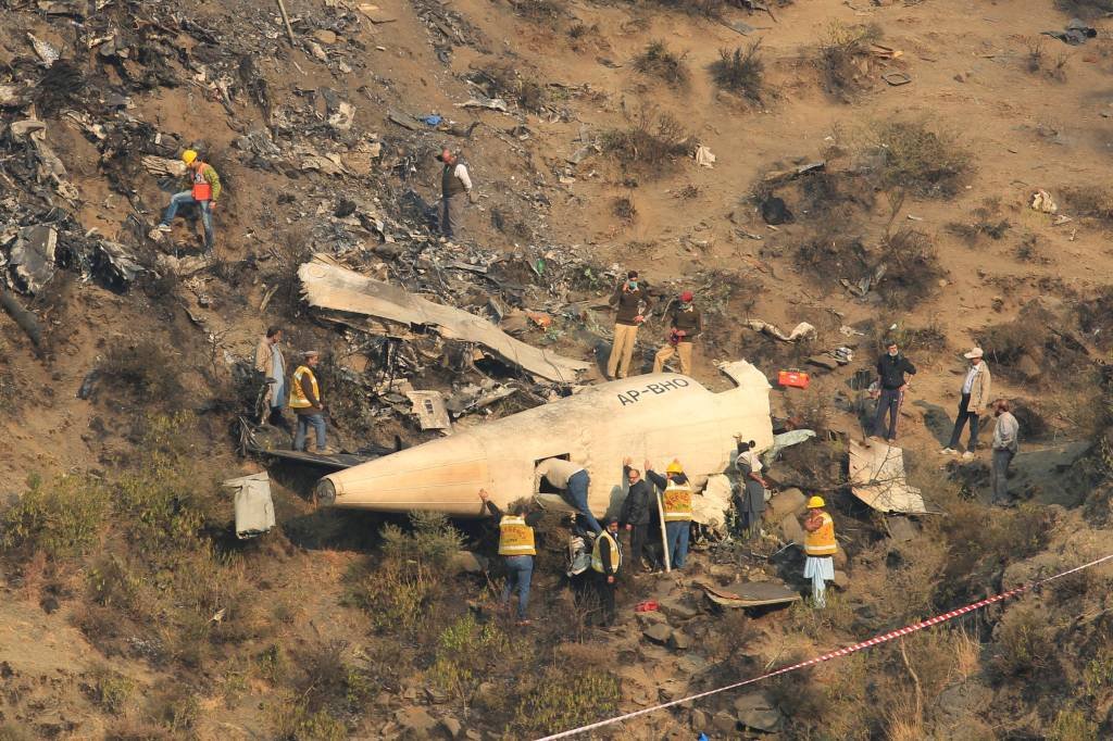 Presidente de companhia aérea paquistanesa renuncia após acidente
