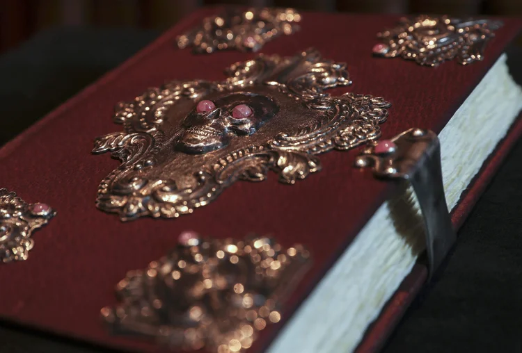 "Beedle, o bardo": o manuscrito que estará à venda foi um presente para o editor Barry Cunningham, que contratou Rowling e publicou seu primeiro livro (Eddie Keogh/Reuters)