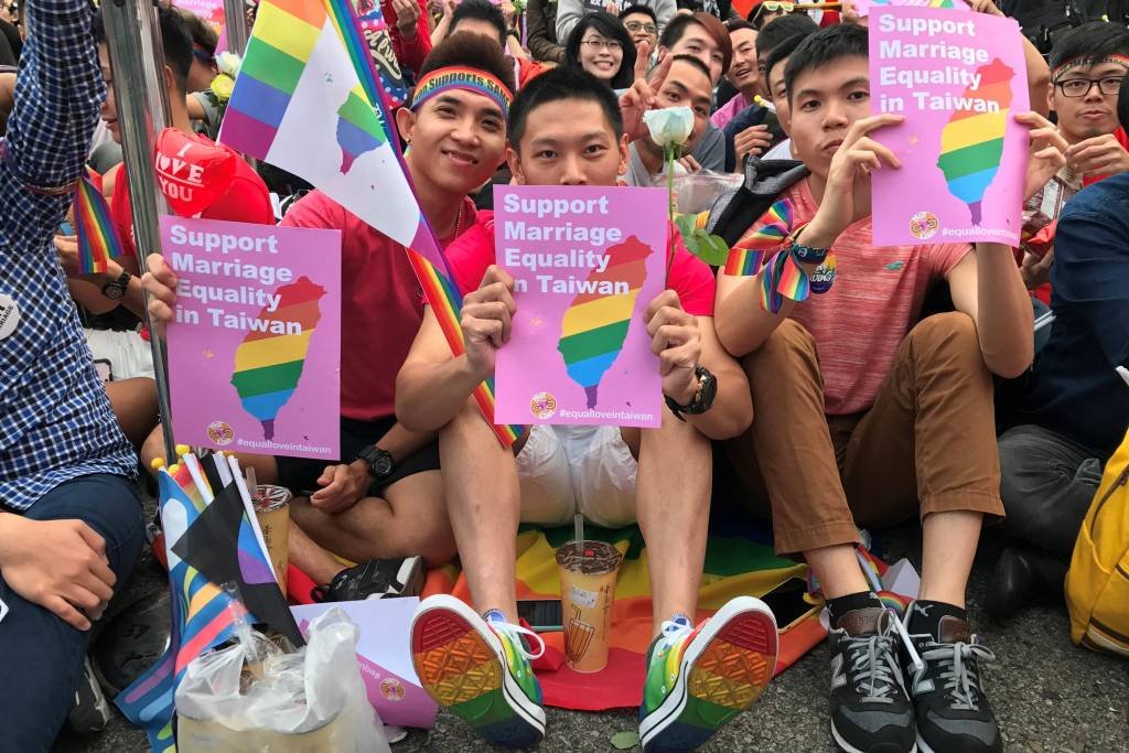 Capital de Taiwan passa a emitir certificado de união homossexual